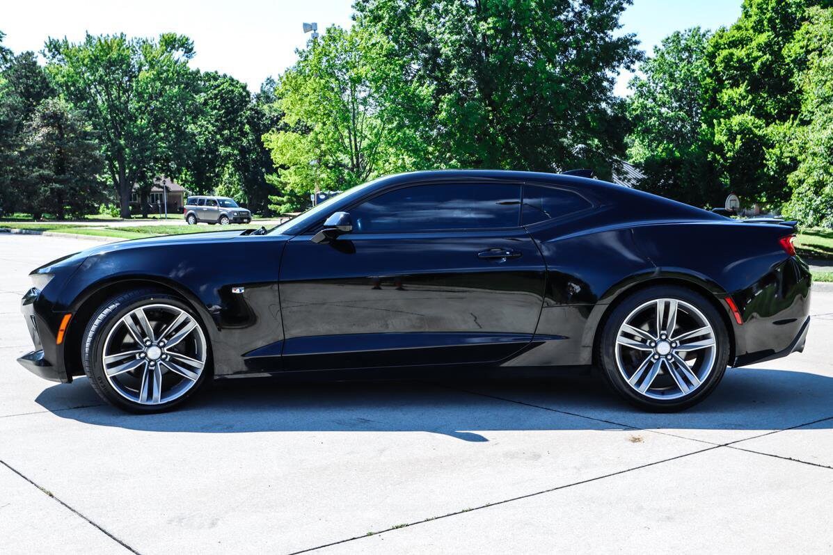 2018 Chevrolet Camaro 1LT photo 4