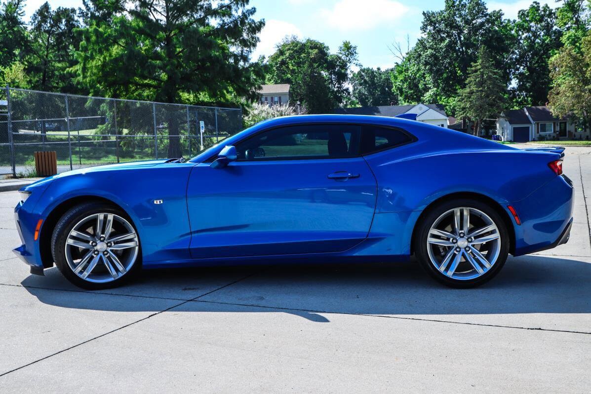 2018 Chevrolet Camaro 1LT photo 3