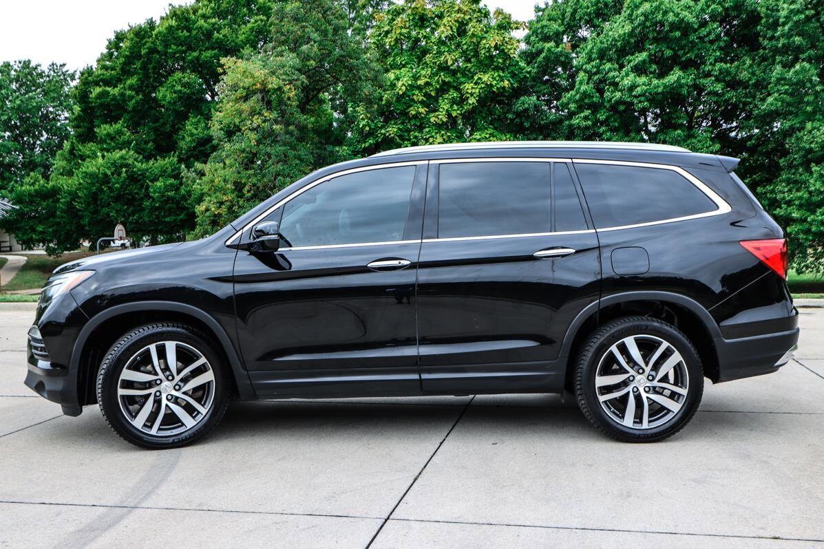 2017 Honda Pilot Touring photo 3