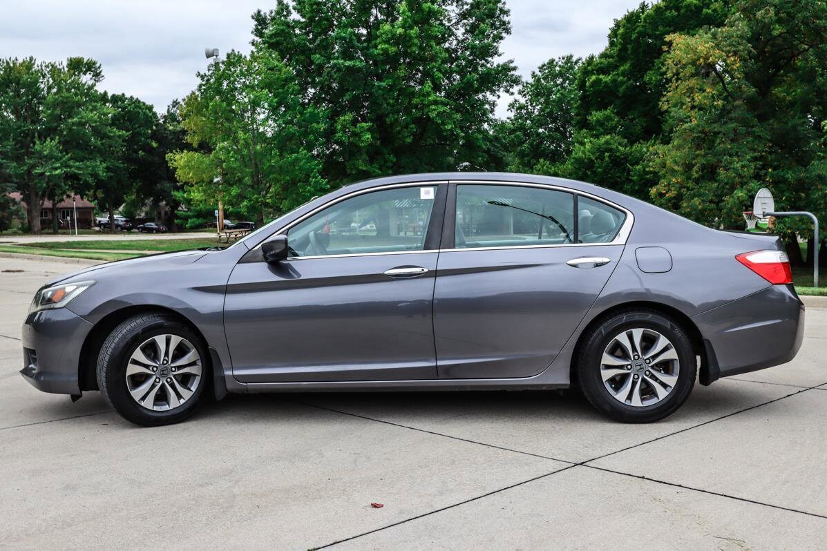 2014 Honda Accord LX photo 4