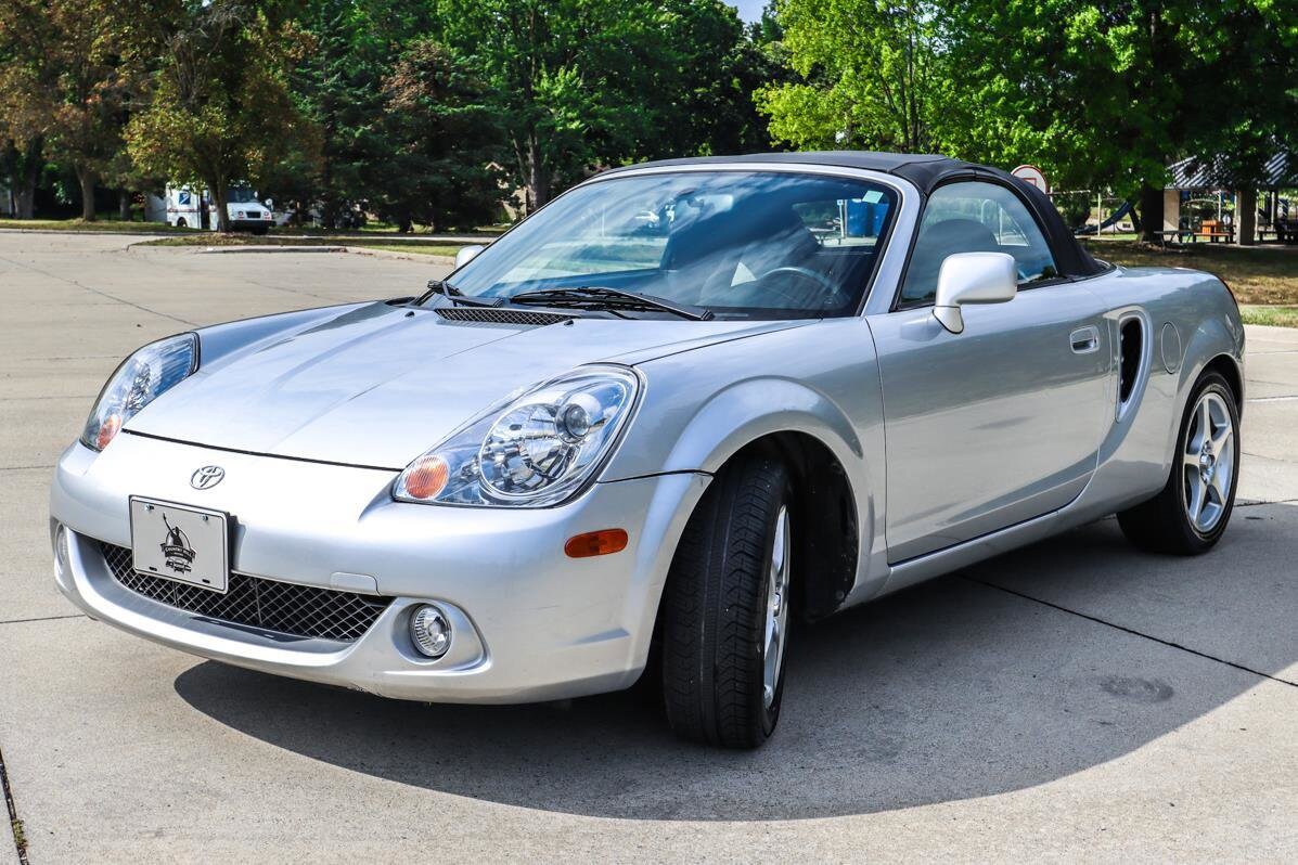 2003 Toyota MR2 Spyder Base photo 3