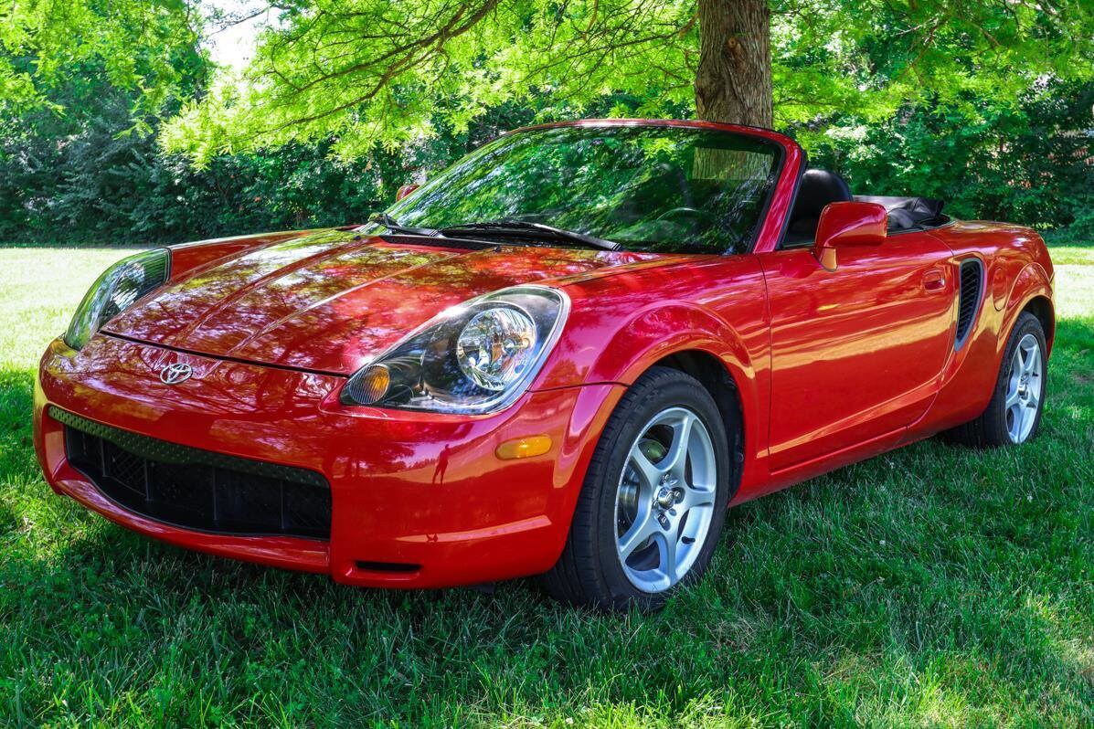 2000 Toyota MR2 Spyder Base photo 2