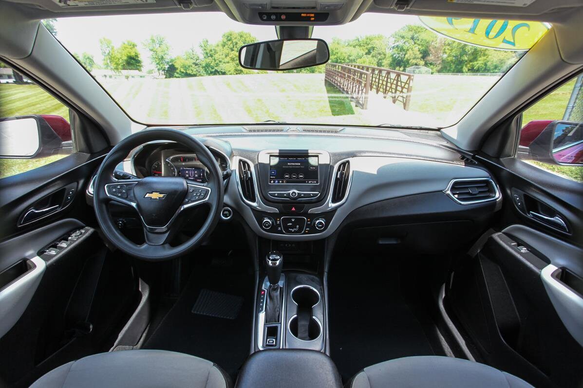 2019 Chevrolet Equinox photo 2