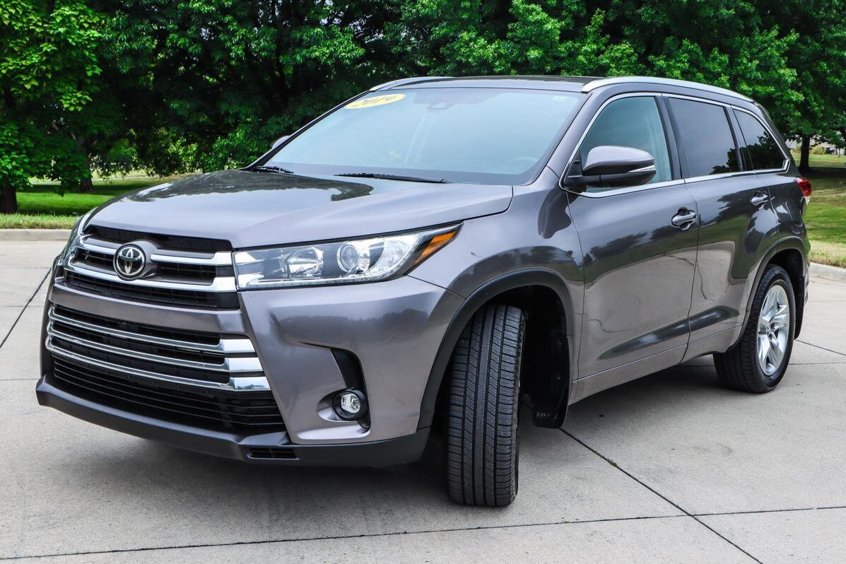 2019 Toyota Highlander Limited photo 3