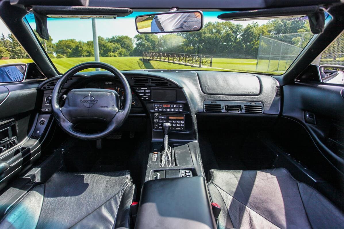 1995 Chevrolet Corvette Base photo 2