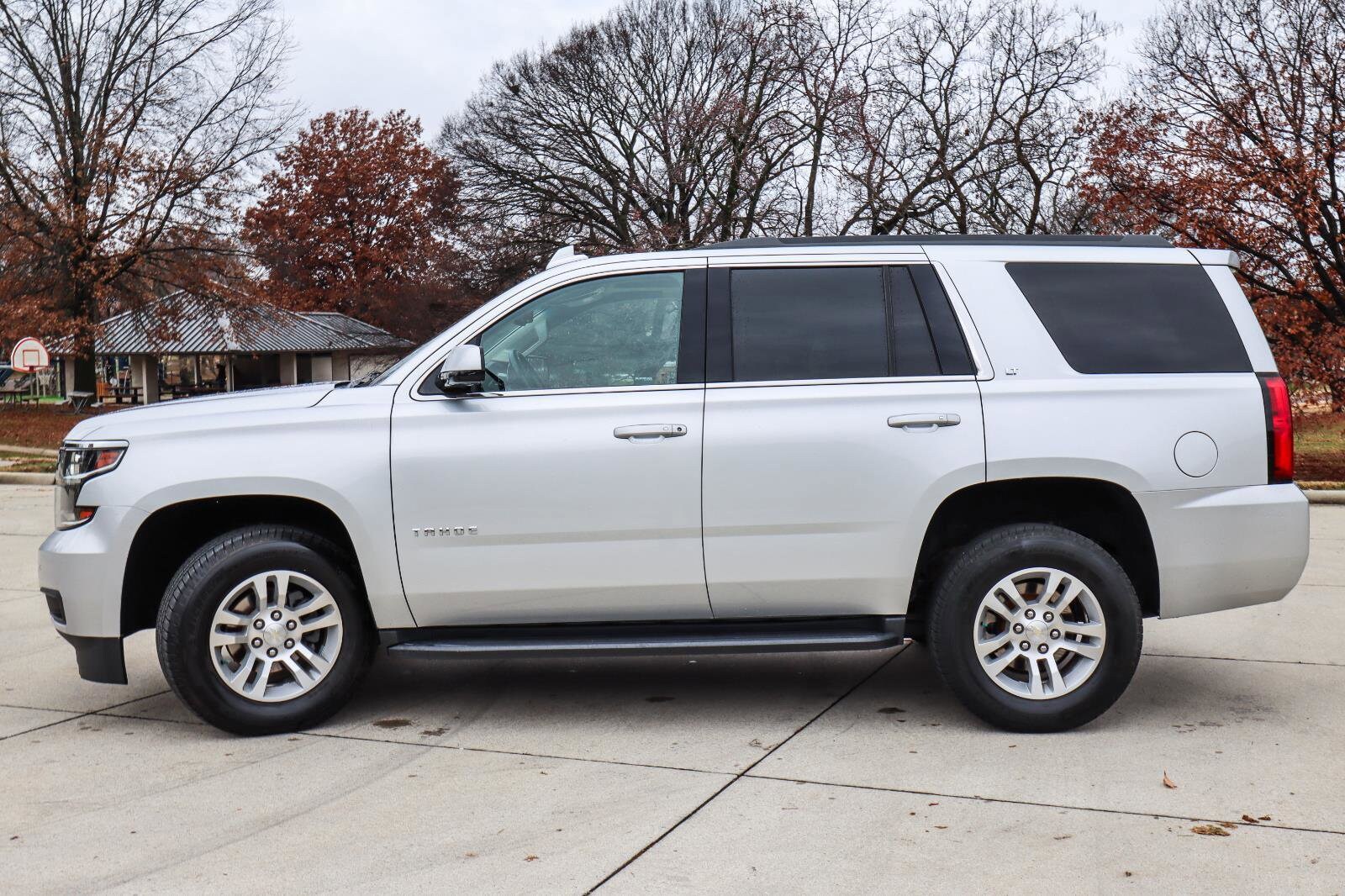 2019 Chevrolet Tahoe LT photo 3