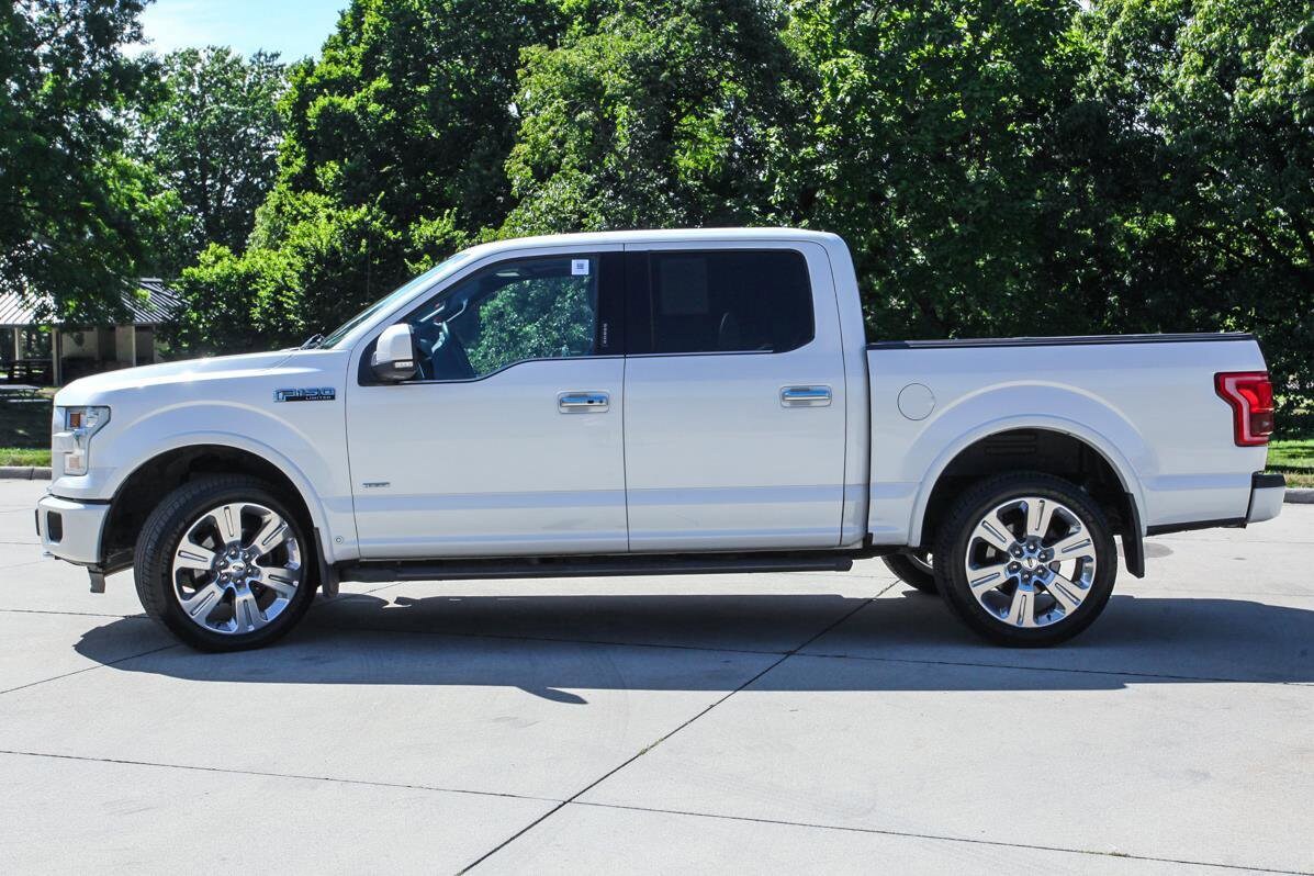 2016 Ford F-150 Limited photo 2