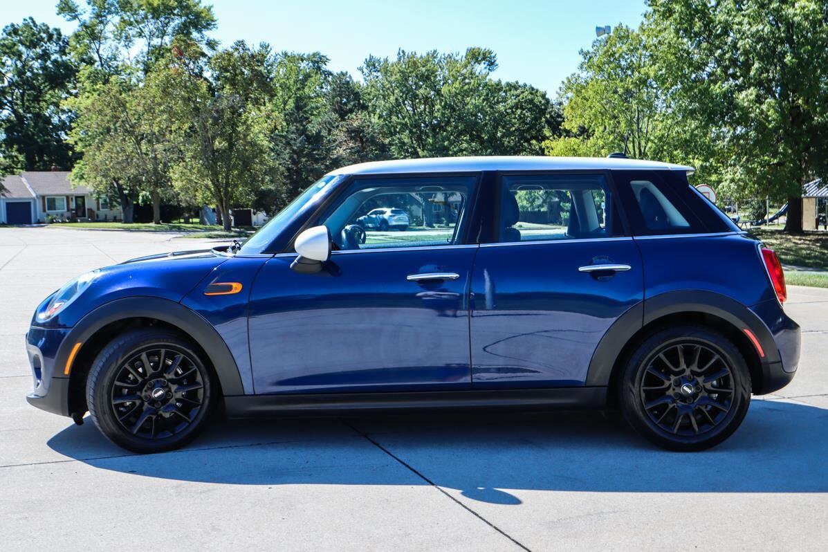 2015 Mini Cooper 4 Door Hardtop photo 2