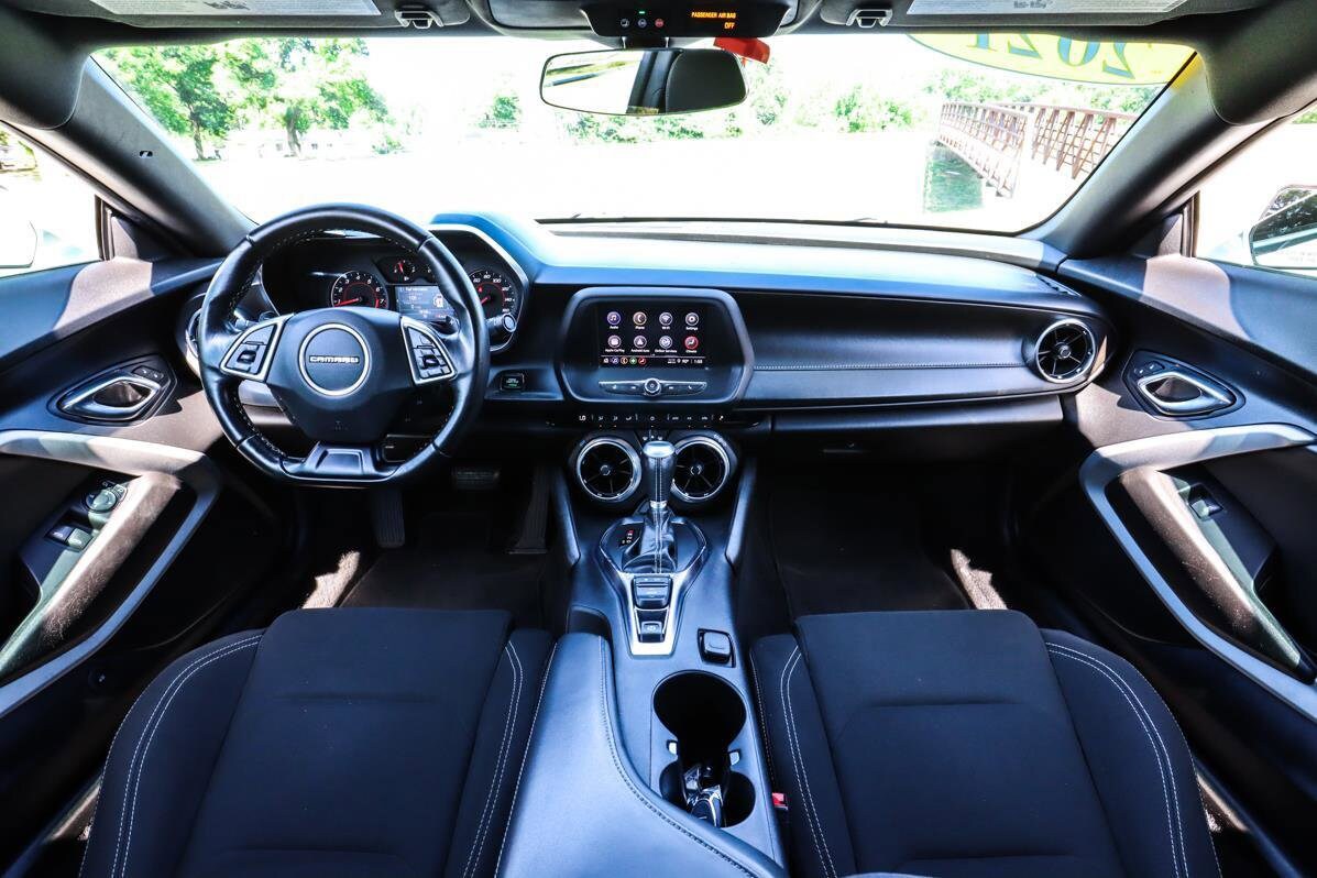 2021 Chevrolet Camaro 1LS photo 2