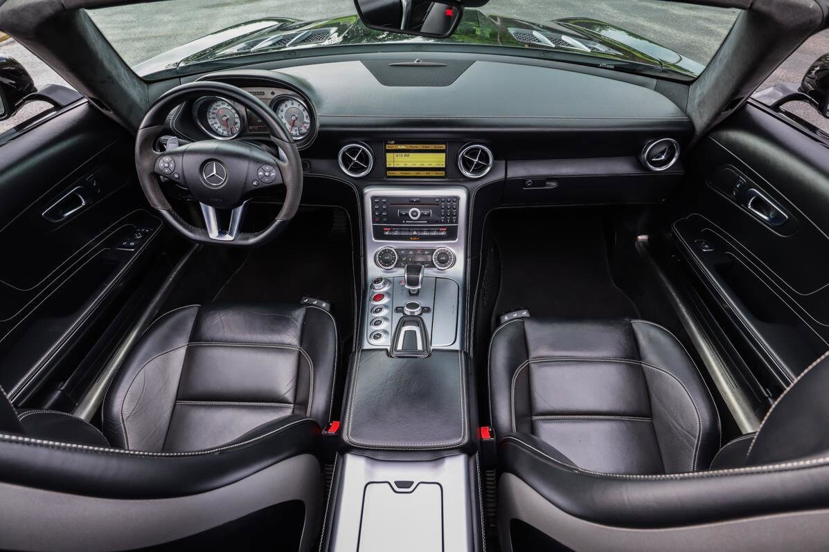 2012 Mercedes Benz SLS AMG photo 2