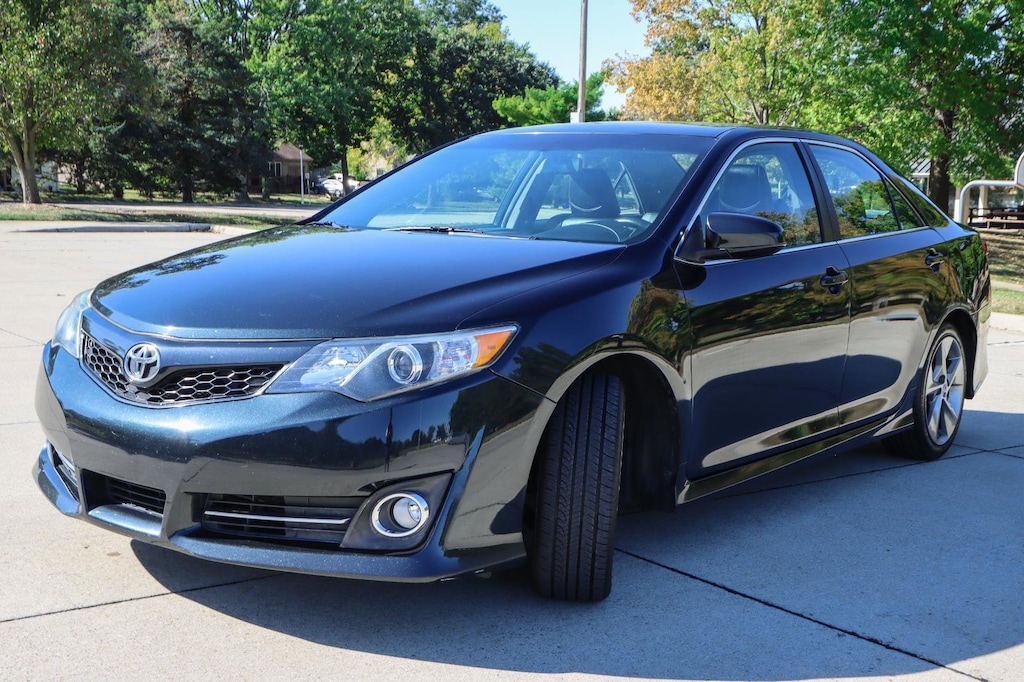 Used 2014 Toyota Camry SE 4dr Car