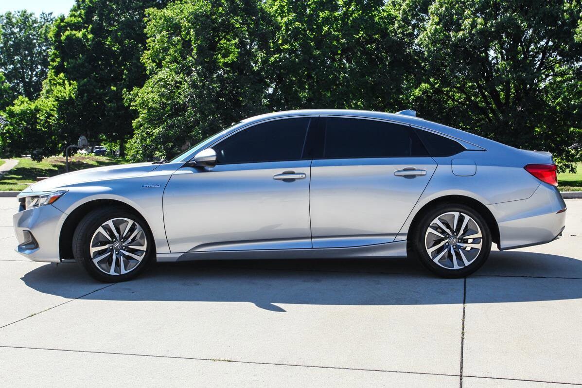2021 Honda Accord Hybrid photo 3