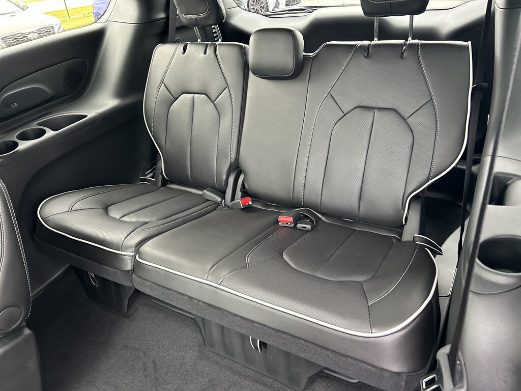 2026 Chrysler Pacifica Limited - Photo 28