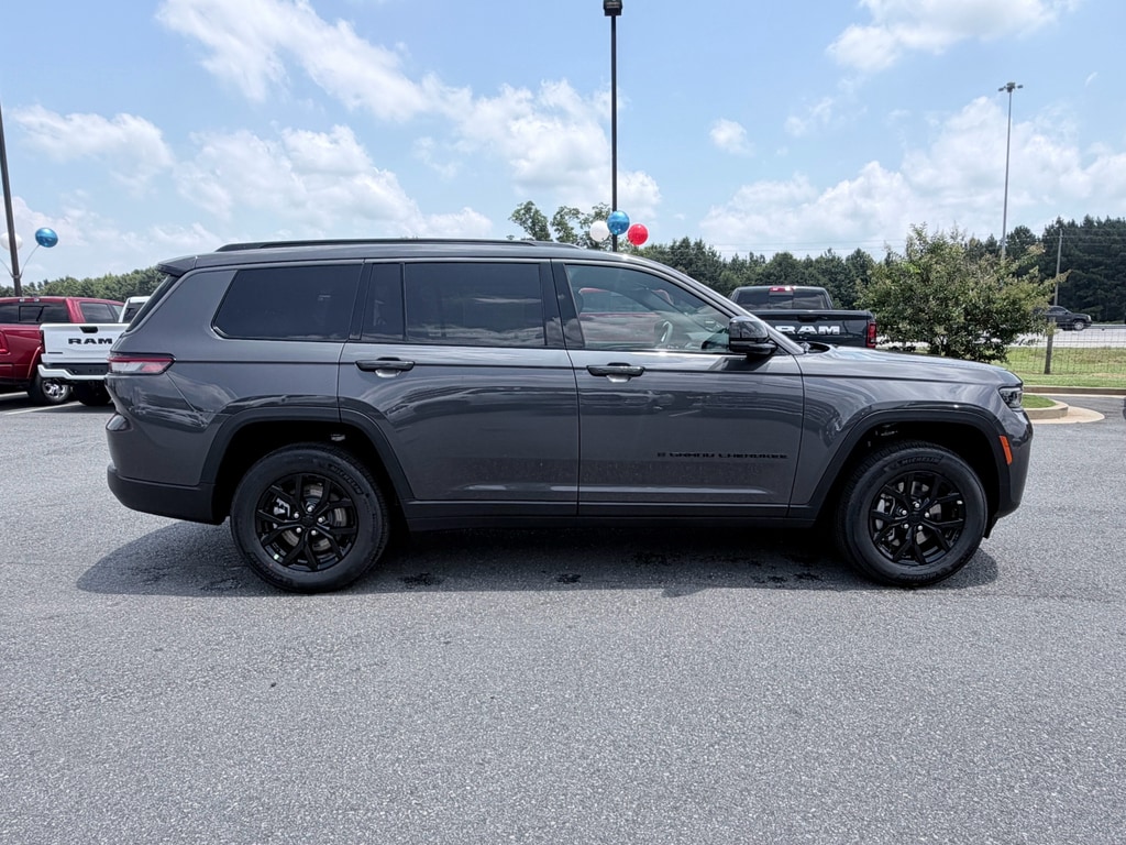 New 2026 Jeep Grand Cherokee L LAREDO ALTITUDE 4X2 Sport Utility