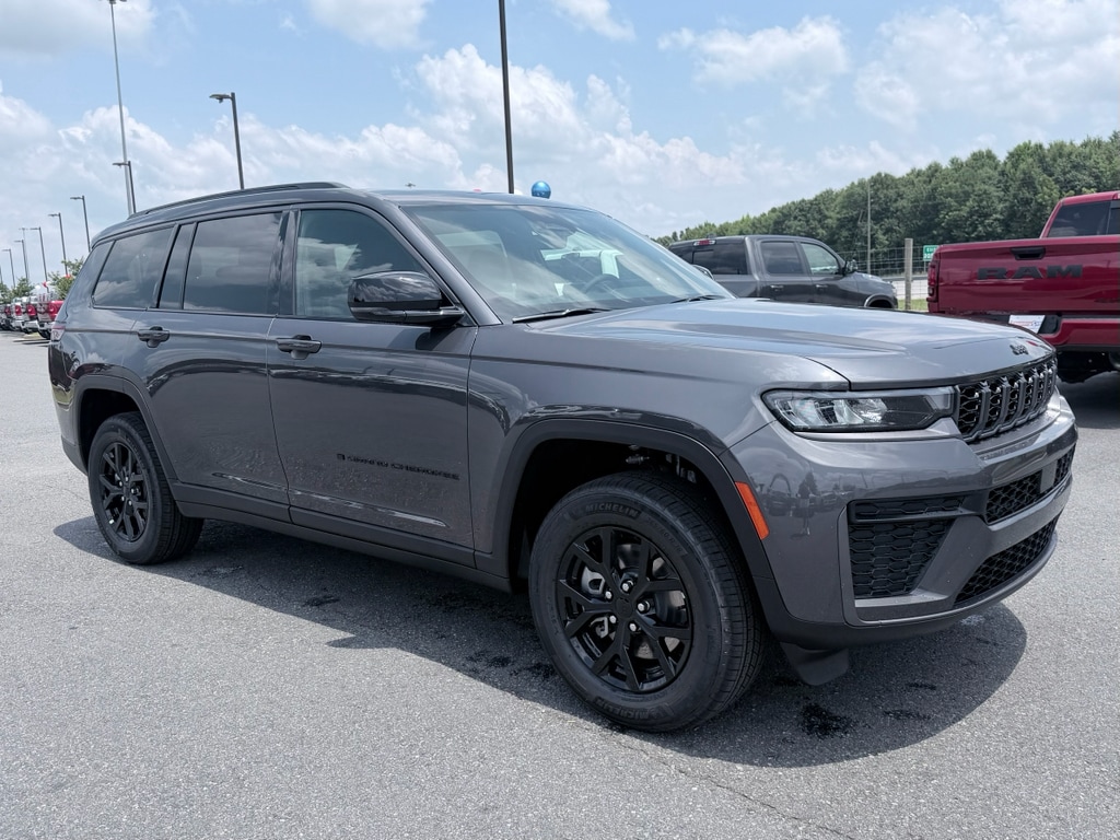 New 2026 Jeep Grand Cherokee L LAREDO ALTITUDE 4X2 Sport Utility