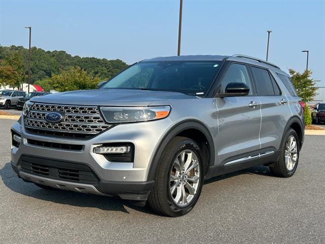 2023 Ford Explorer Limited's photo