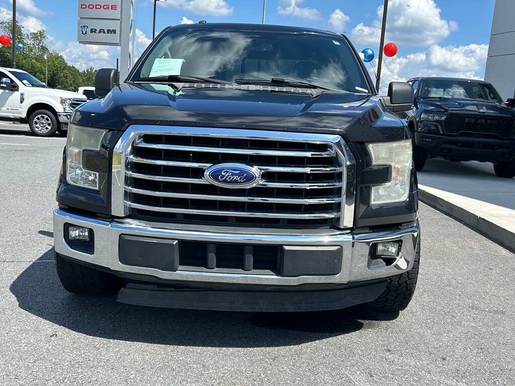 2015 Ford F-150 XLT photo 2