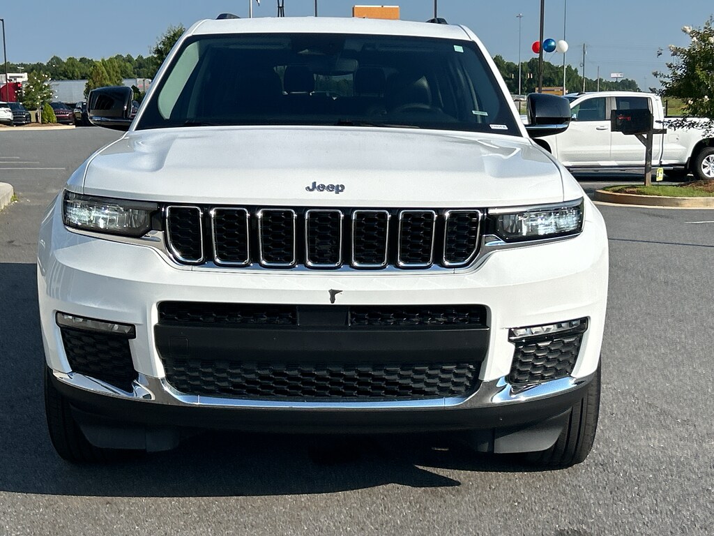 2023 Jeep Grand Cherokee Limited photo 2