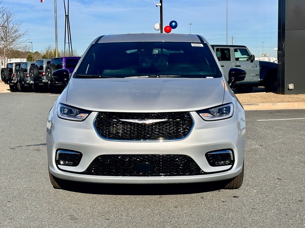 New 2026 Chrysler Pacifica SELECT Passenger Van