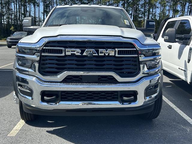 2026 Ram 5500 Tradesman photo 3