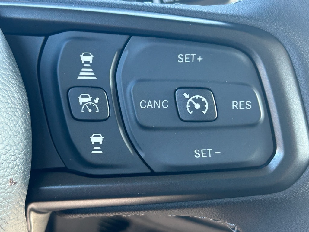 2025 Jeep Gladiator Willys - Photo 12