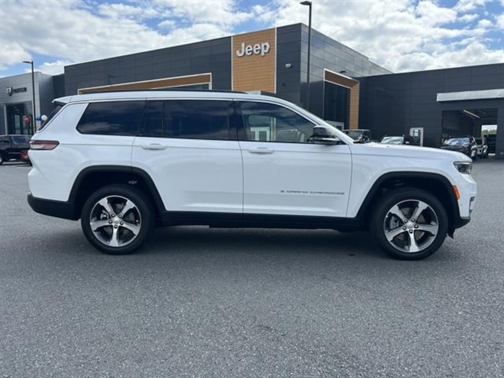 New 2025 Jeep Grand Cherokee L LIMITED 4X2 Sport Utility