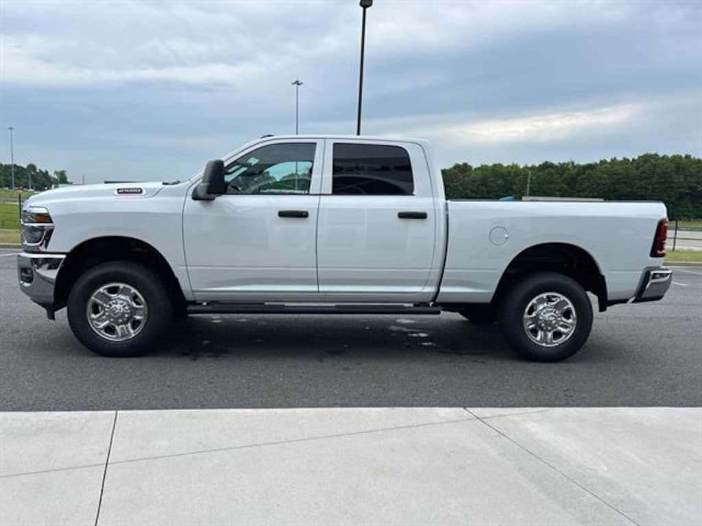 New 2025 Ram 2500 TRADESMAN CREW CAB 4X4 6'4 BOX Pickup