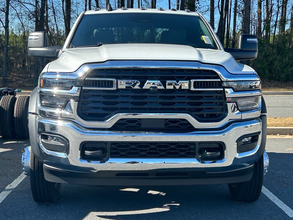 New 2026 Ram 5500 Chassis Cab TRADESMAN CREW 4X4 60' CA Pickup