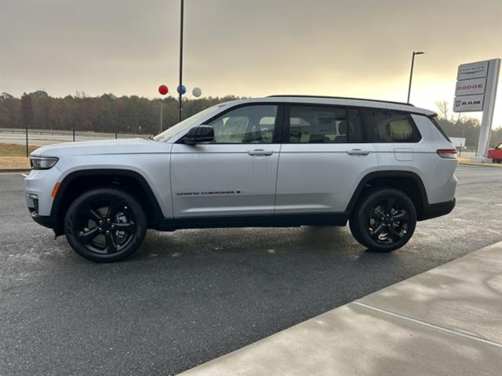 New 2025 Jeep Grand Cherokee L LIMITED 4X2 Sport Utility