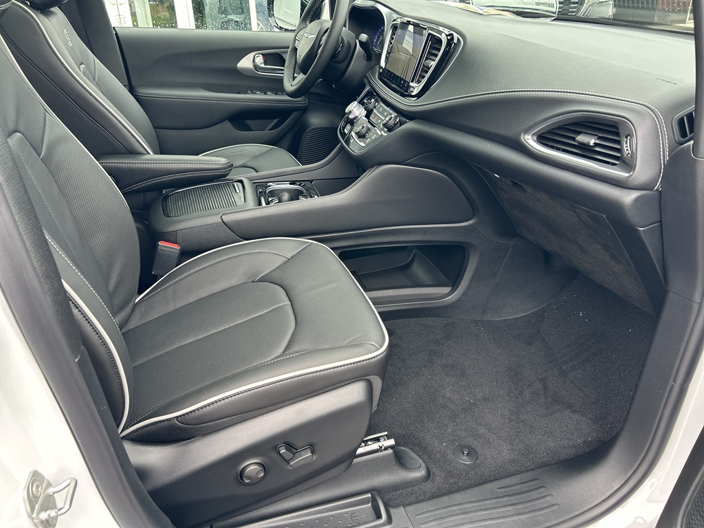 2026 Chrysler Pacifica Limited - Photo 22