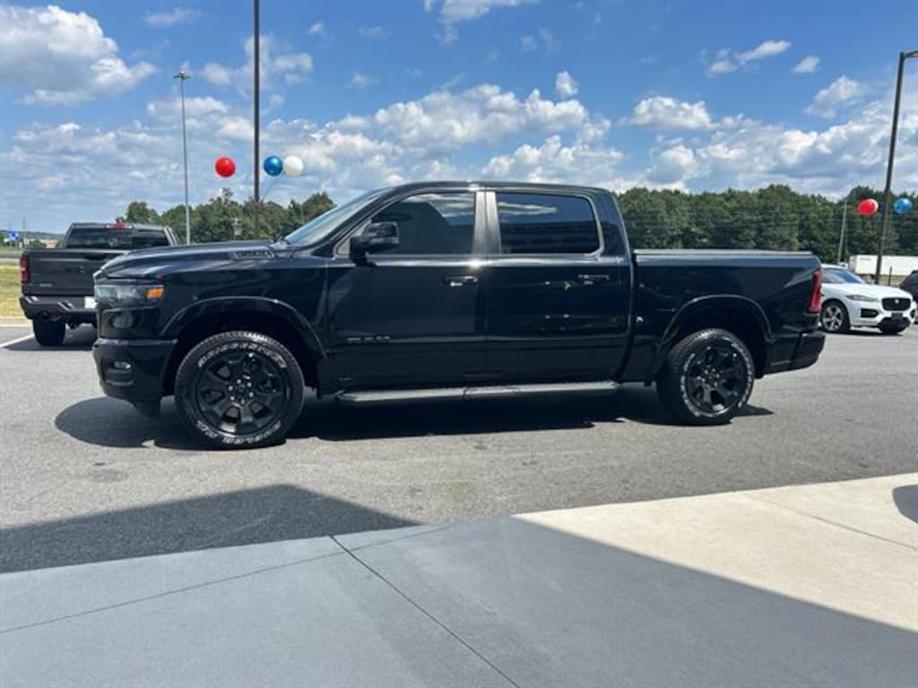 New 2026 Ram 1500 BIG HORN CREW CAB 4X4 5'7 BOX Pickup