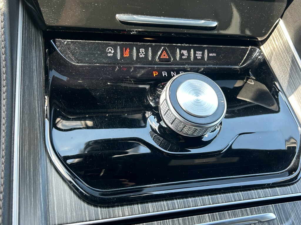 2024 Jeep Wagoneer L Series II - Photo 19