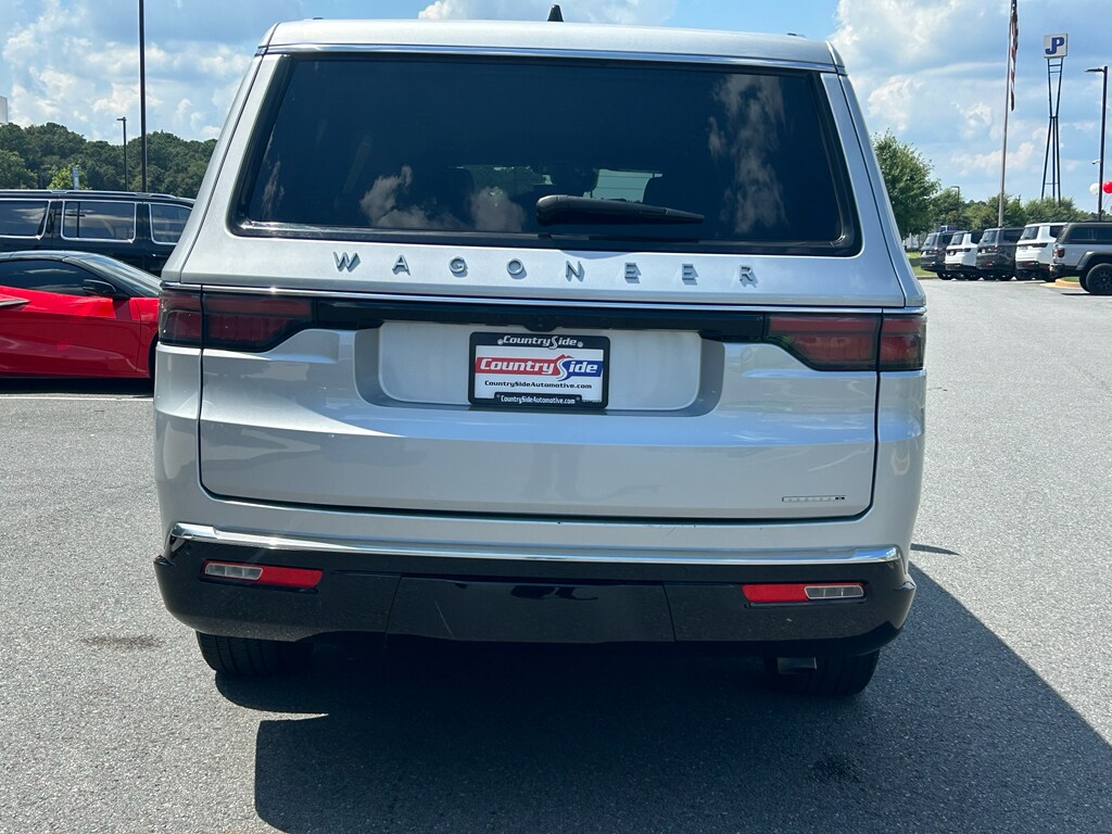 2024 Jeep Wagoneer L Series II - Photo 8