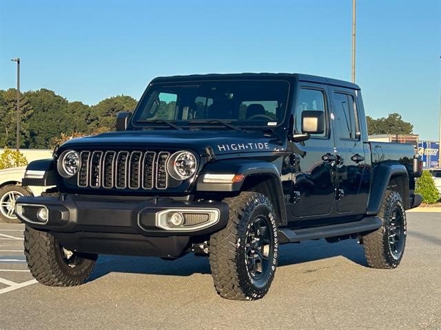 2025 Jeep Gladiator High Tide's photo