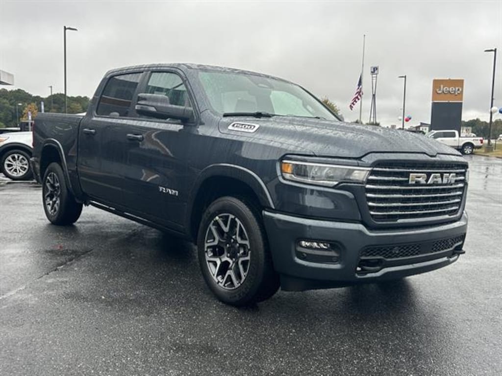 New 2026 Ram 1500 LARAMIE CREW CAB 4X4 5'7 BOX Pickup