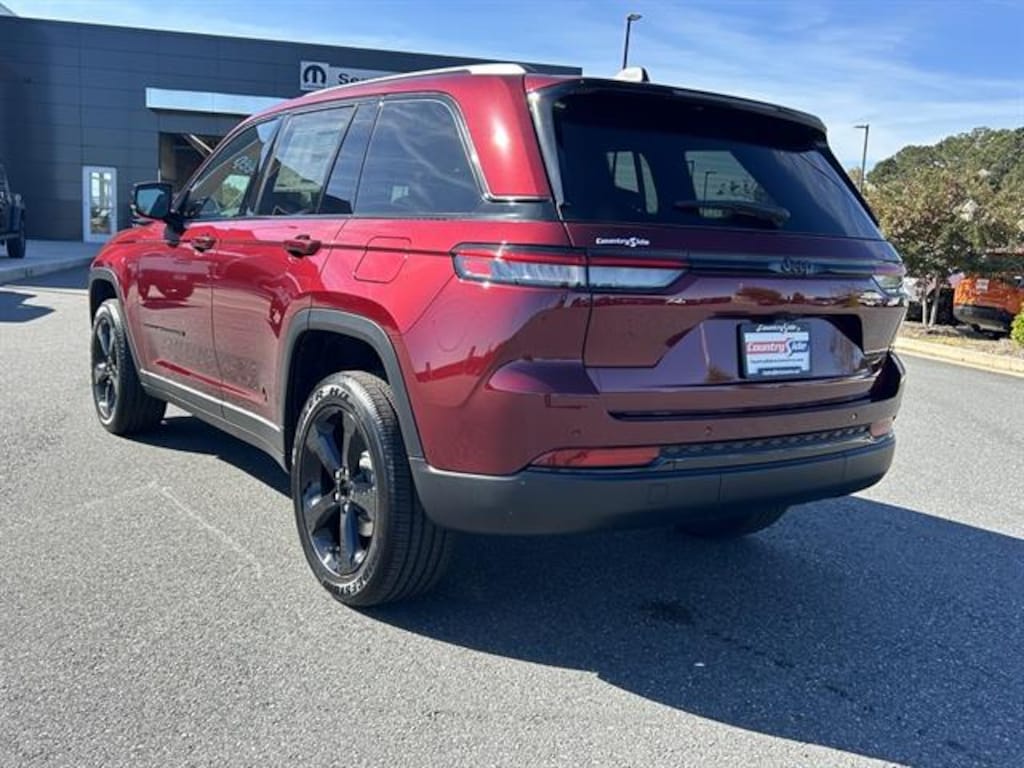 New 2025 Jeep Grand Cherokee ALTITUDE X 4X2 Sport Utility