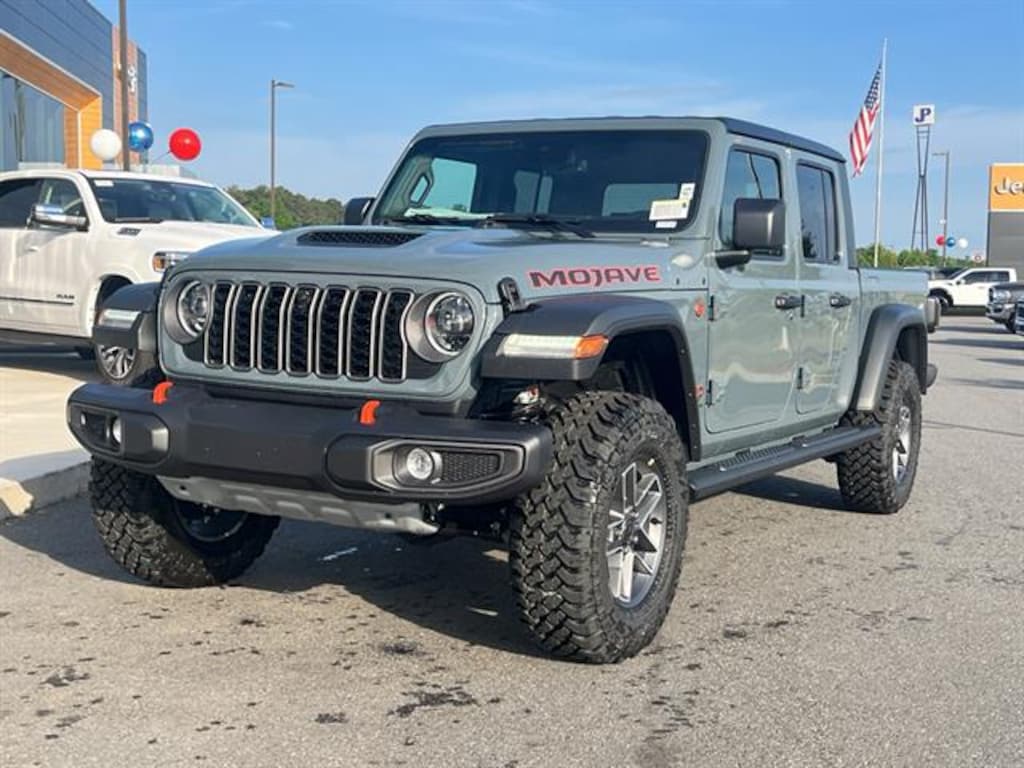 New 2025 Jeep Gladiator MOJAVE 4X4 Pickup