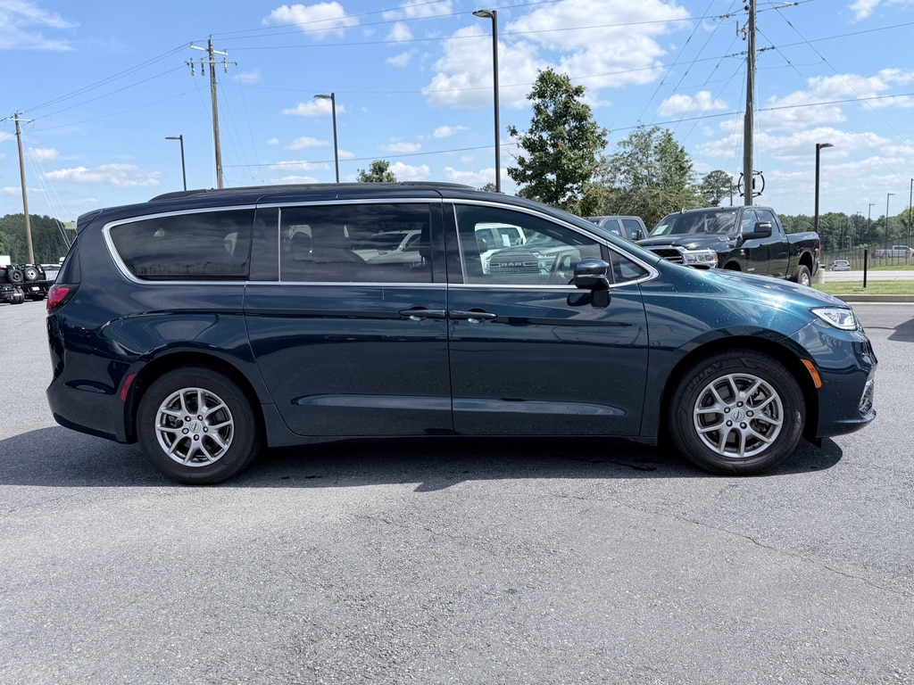 Used 2022 Chrysler Pacifica Touring Passenger Van