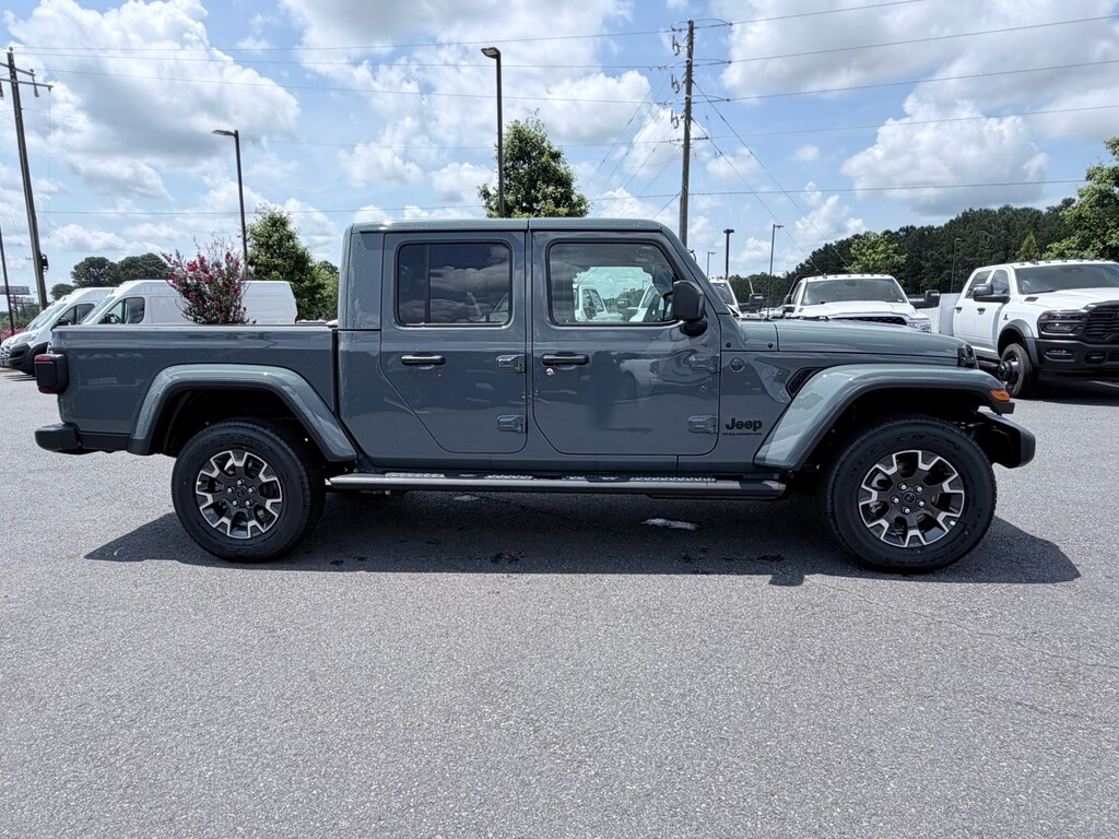 New 2026 Jeep Gladiator SAHARA 4X4 Pickup