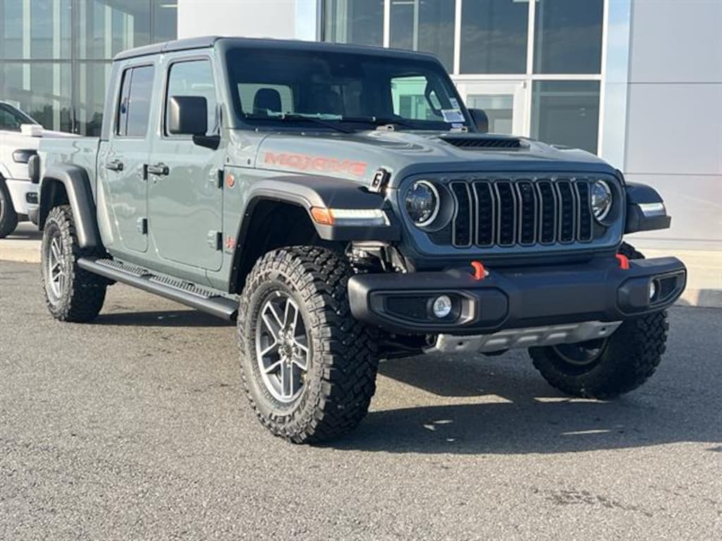 New 2025 Jeep Gladiator MOJAVE 4X4 Pickup