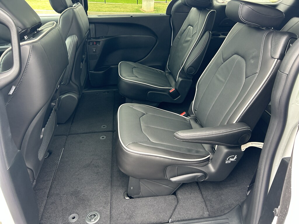 2026 Chrysler Pacifica Limited - Photo 27