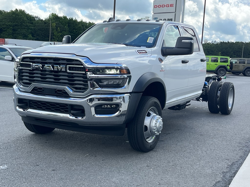 New 2025 Ram 5500 Chassis Cab 5500 TRADESMAN CHASSIS CREW CAB 4X4 60' CA Pickup