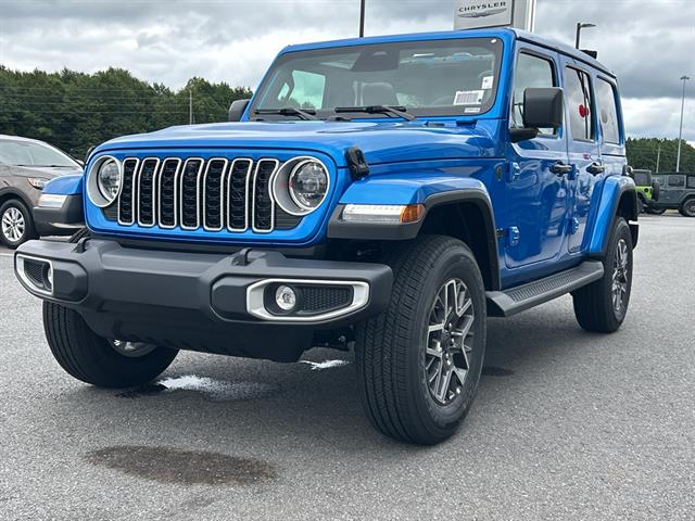 2025 Jeep Wrangler 4-Door Sahara's photo