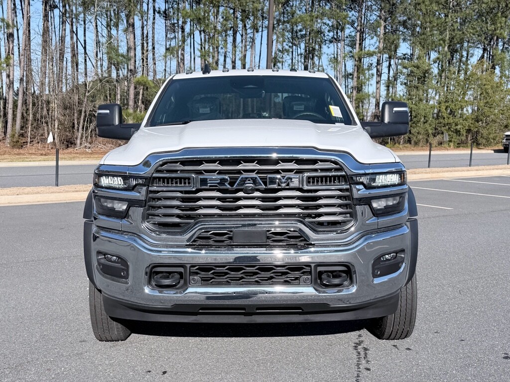 New 2026 Ram 5500 Chassis Cab TRADESMAN CREW 4X4 84' CA Pickup