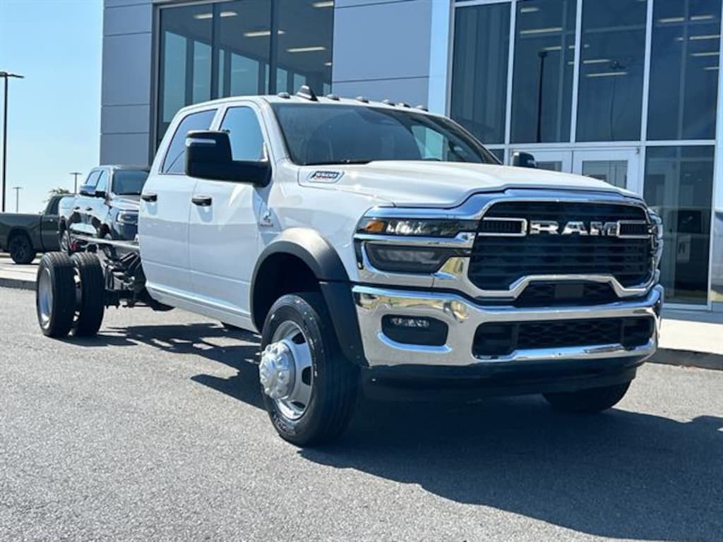 New 2025 Ram 5500 Chassis Cab 5500 TRADESMAN CHASSIS CREW CAB 4X4 84' CA Pickup