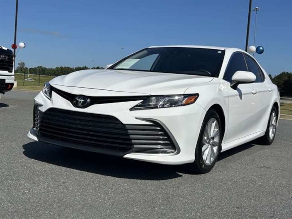 Used 2022 Toyota Camry LE