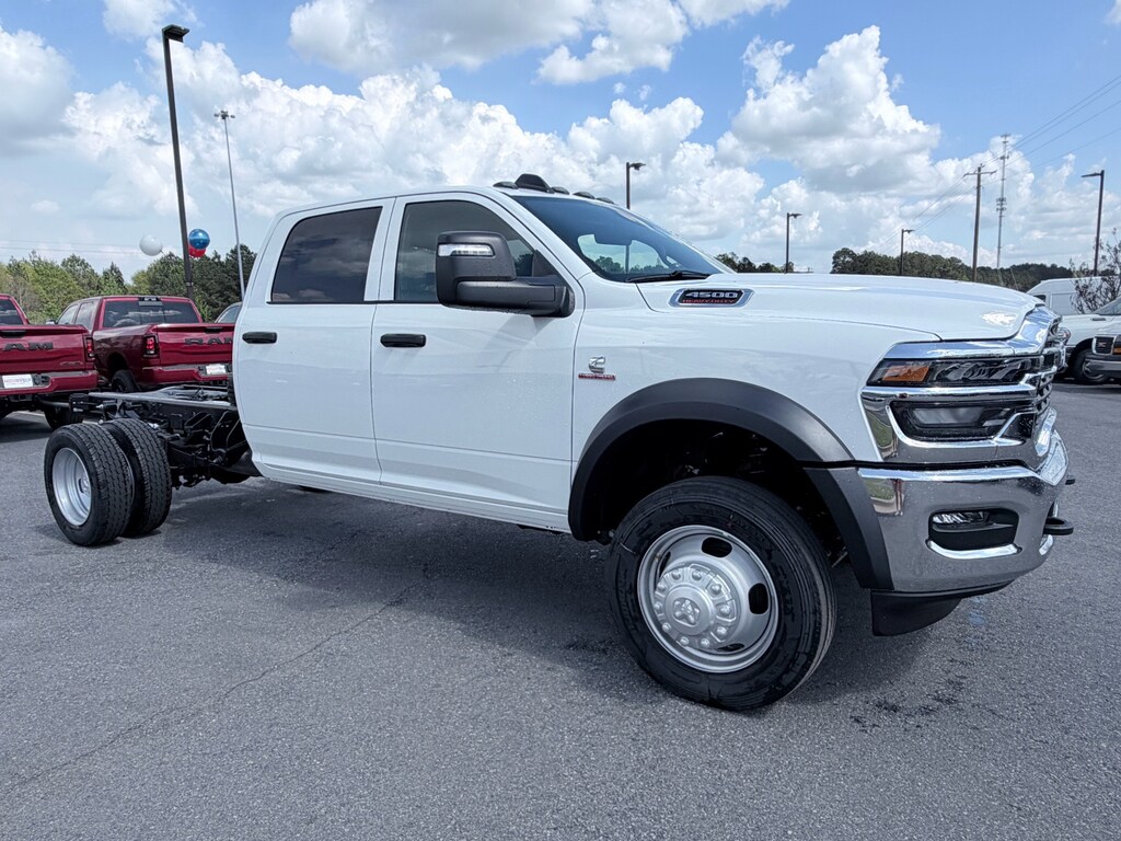 New 2026 Ram 4500 Chassis Cab TRADESMAN CREW 4X4 60' CA Pickup