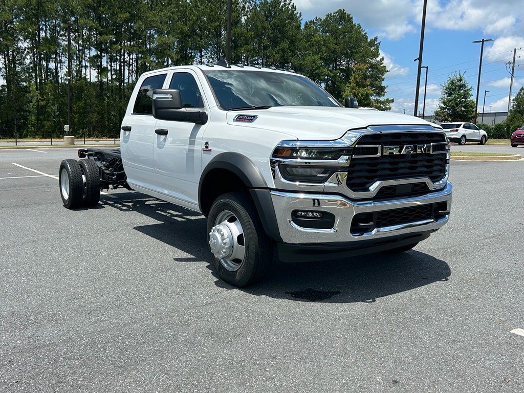 New 2025 Ram 4500 Chassis Cab 4500 TRADESMAN CHASSIS CREW CAB 4X4 84' CA Pickup