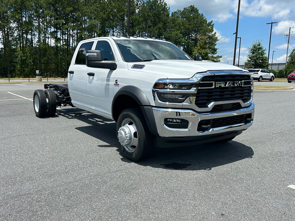 2025 Ram 4500 Tradesman photo 3