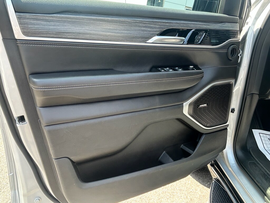 2024 Jeep Wagoneer L Series II - Photo 26